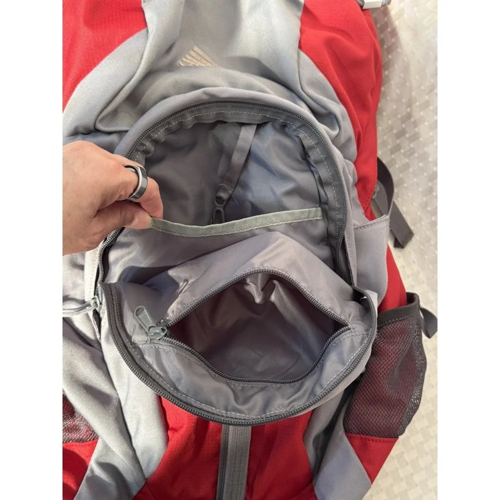 Kelty Lynx 2200 ST Red Gray Daypack Backpack 36 Liter Capacity